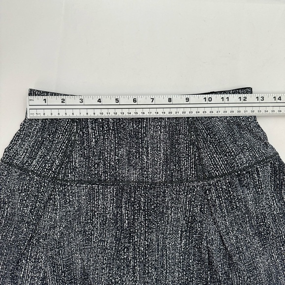 Lululemon Lost In Pace  13” Skirt Skort Salt Alpine White Black Size 4 - Picture 11 of 12